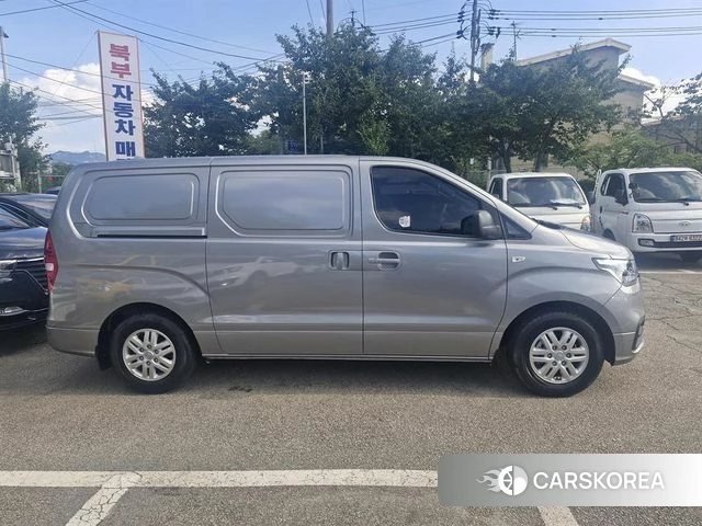 Hyundai The New Grand Starex id 4688849 из Кореи 7