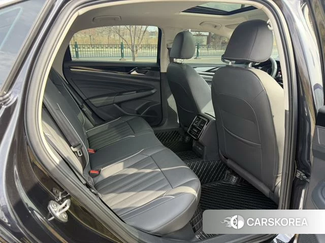 Volkswagen Passat id 4301472 из Китая 20