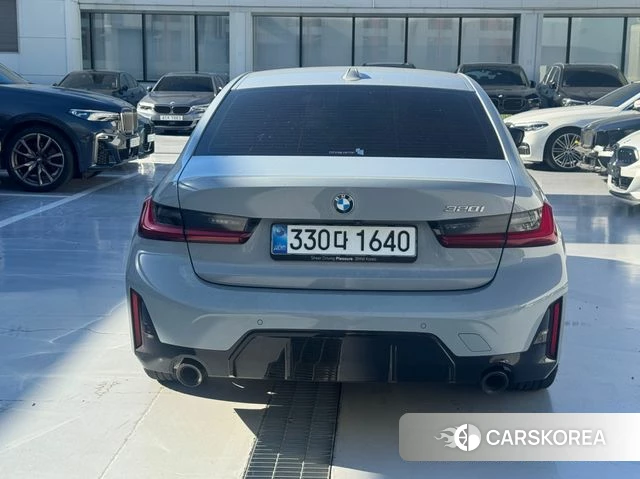 BMW 3 Series (G20) 2025 Небесно-голубой из Кореи, фото 4