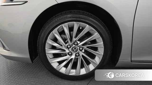 Lexus ES300h 7th generation id 4637211 из Кореи 31