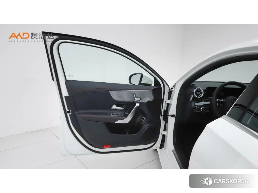 Mercedes-Benz Class A 2023 Белый из Китая, фото 4