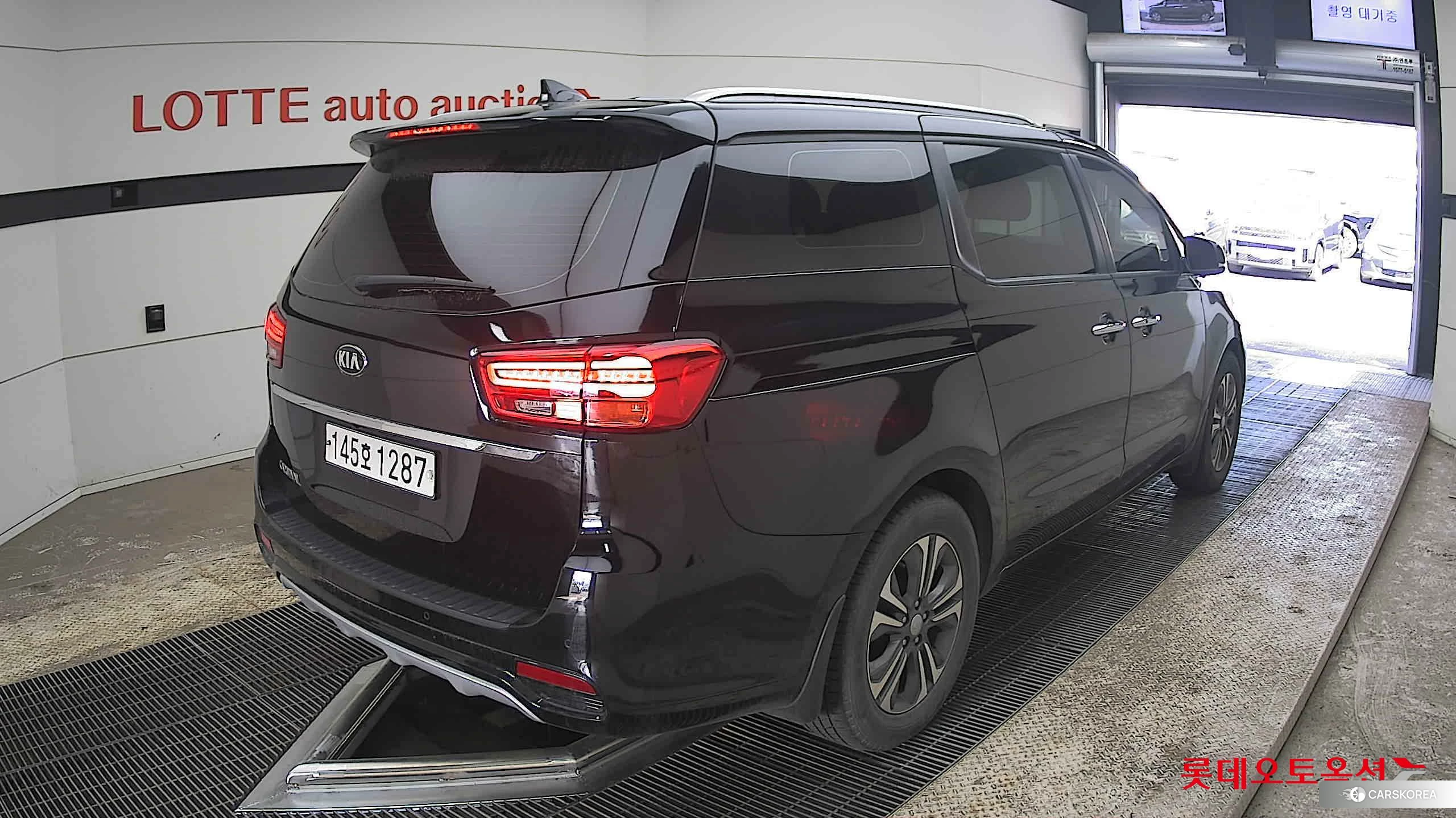 Kia Carnival id 3882134 из Кореи 30