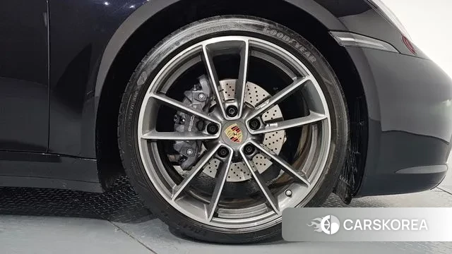 Porsche 911(992) id 3327951 из Кореи 14