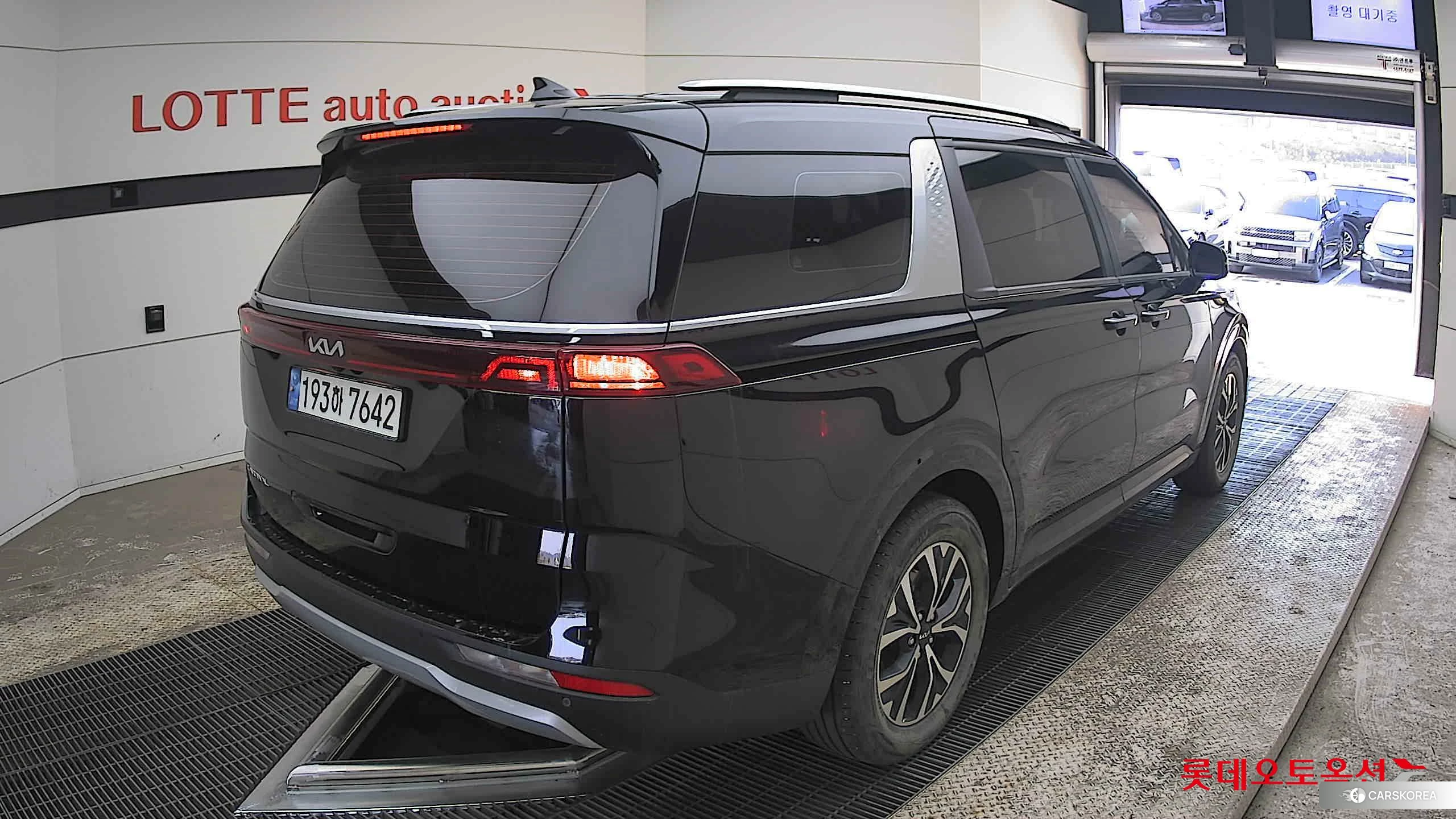 Kia Carnival id 3882155 из Кореи 31