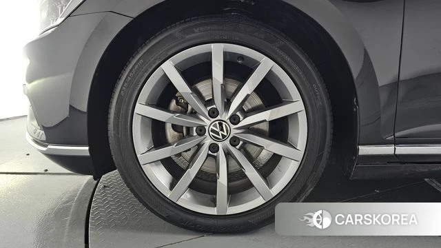 Volkswagen Passat GT (B8) id 4356031 из Кореи 30