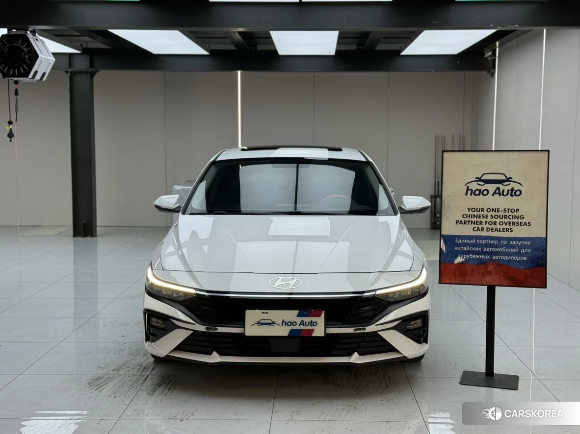 Hyundai Elantra 2023 Белый из Китая, фото 6