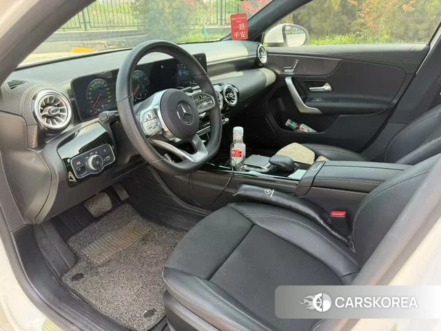 Mercedes-Benz Class A 2022 Белый из Китая, фото 4