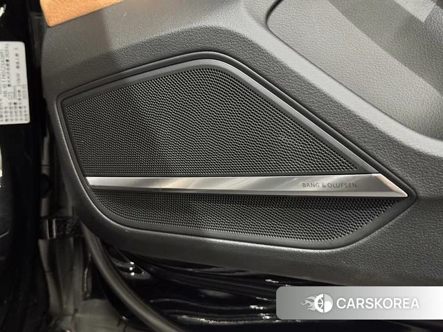 Audi A8 id 4290517 из Китая 16
