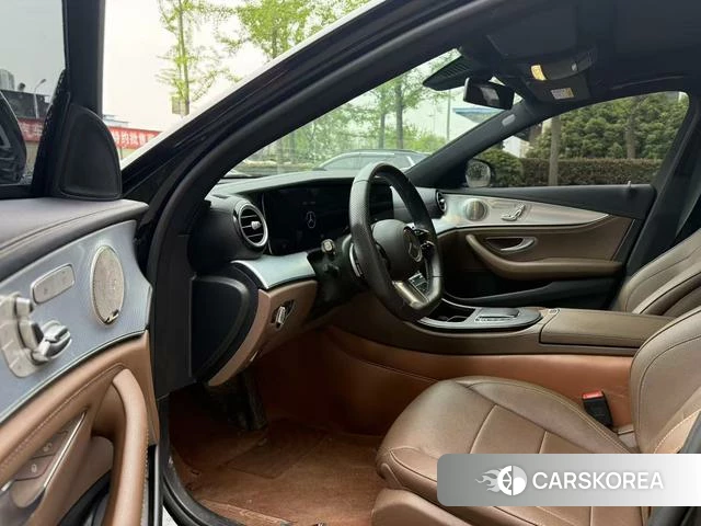Mercedes-Benz E-class 2023 Черный из Китая, фото 4