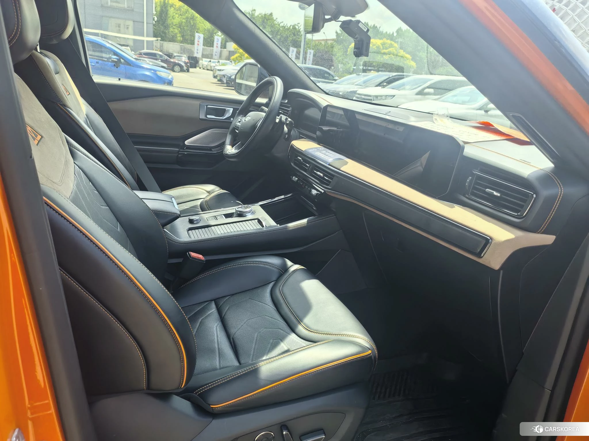 Ford Explorer 2024 Оранжевый из Китая, фото 4