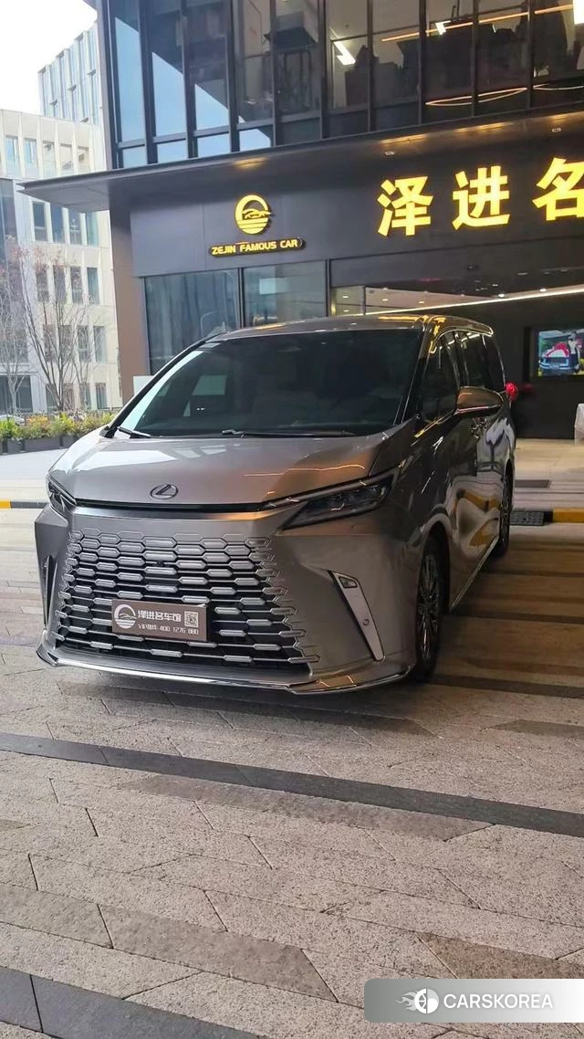 Lexus LM id 4301418 из Китая 13