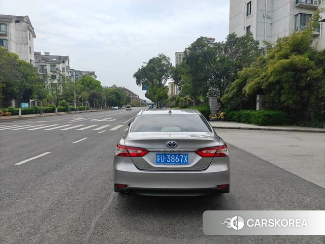 Toyota Camry 2021 Серебристо-серый из Китая, фото 4