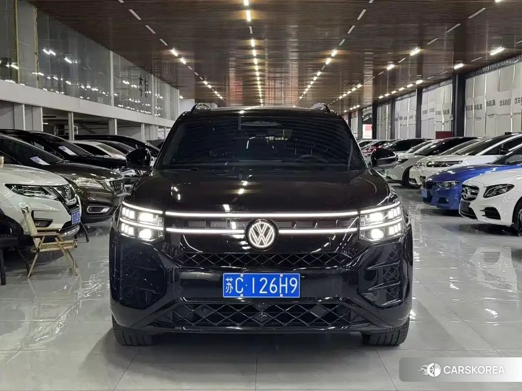 Volkswagen Touareg 2025 Черный из Китая, фото 4