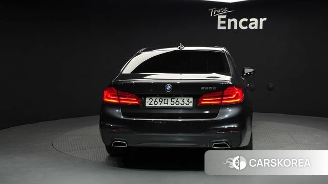 BMW 5 Series (G30) id 3899408 из Кореи 12