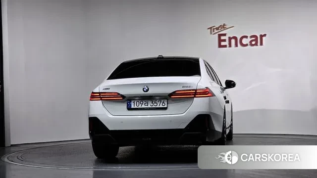 BMW 5 Series (G60) id 3576322 из Кореи 14