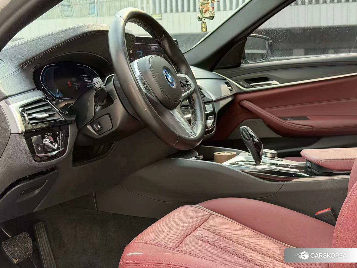 BMW 5 series PHEV 2021 Белый из Китая, фото 4