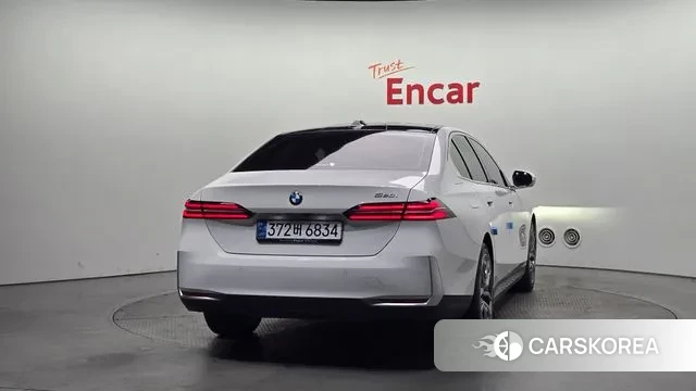 BMW 5 Series (G60) id 3472148 из Кореи 14