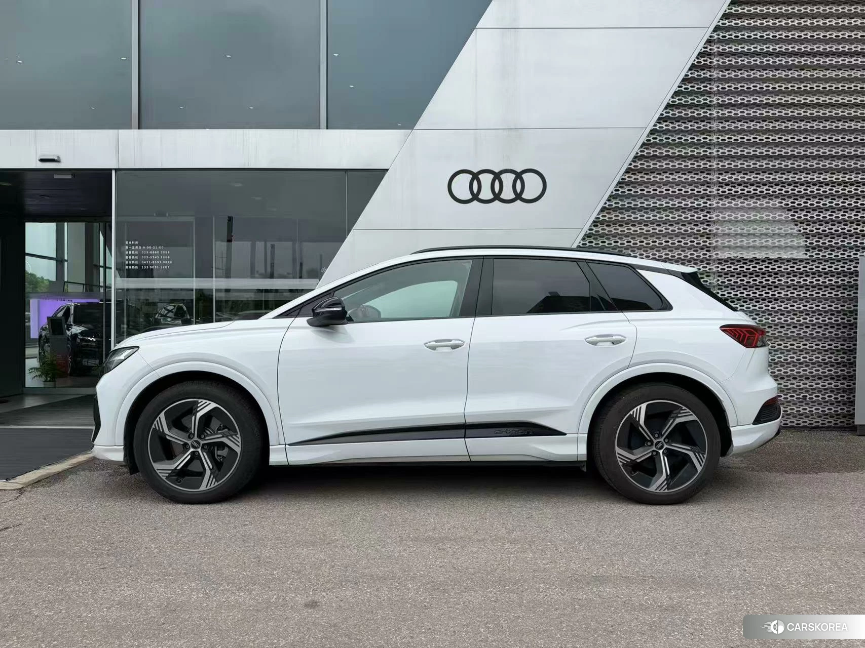 Audi Q4 2023 Белый из Китая, фото 4