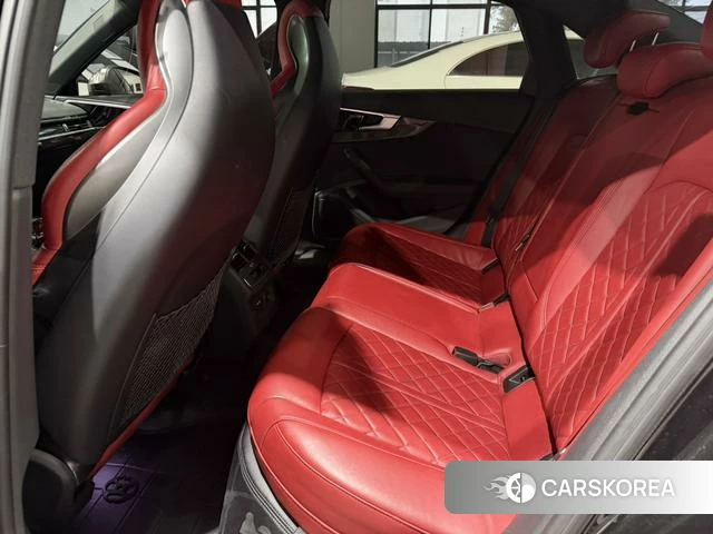 Audi S4 2023 Черный из Китая, фото 4