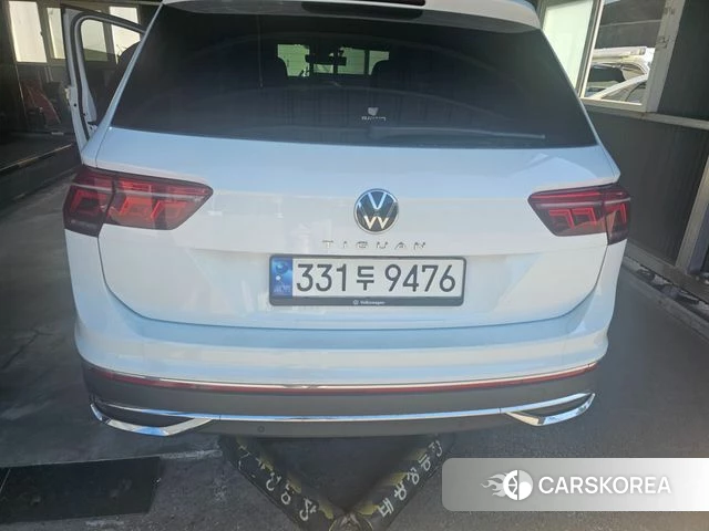 Volkswagen Tiguan second Generation 2022 Белый из Кореи, фото 4