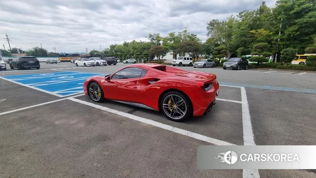 Ferrari 488 Spider id 4698957 из Кореи 11