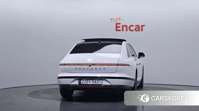 Hyundai Grandeur (GN7) id 3825694 из Кореи 14