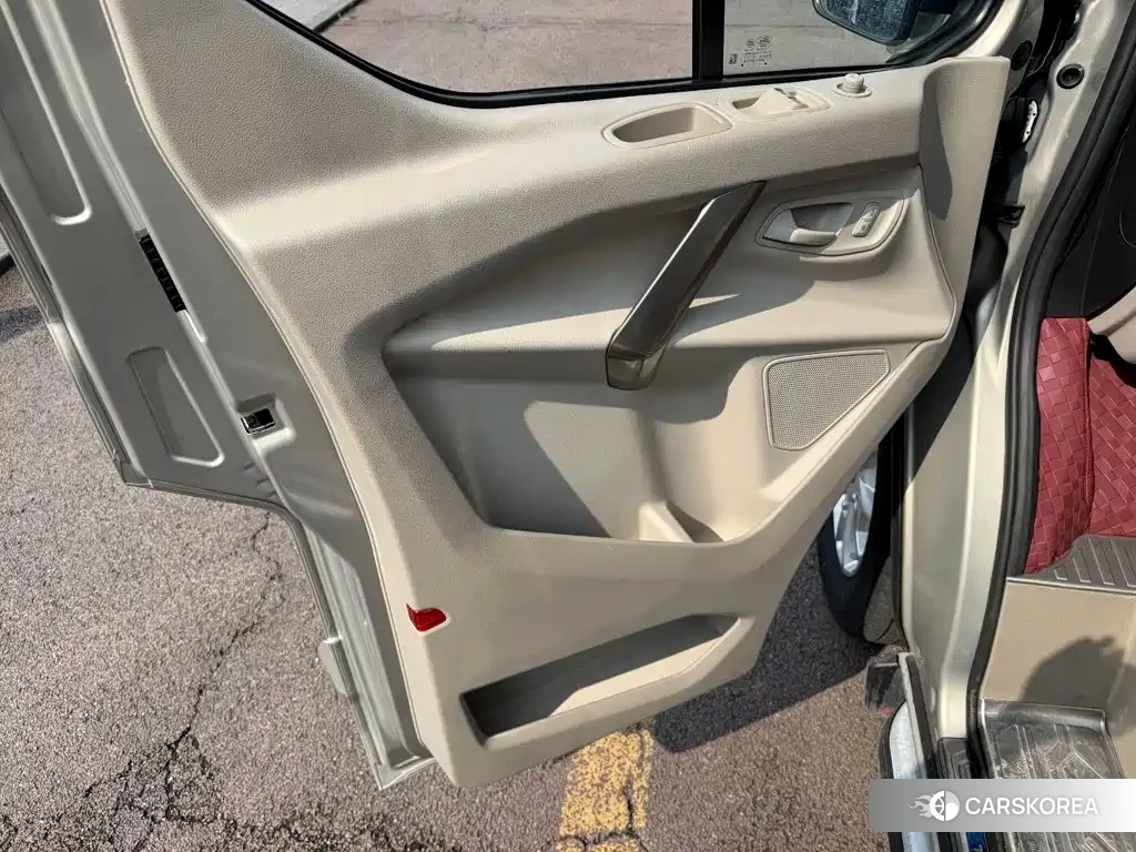 Ford Tourneo id 4622659 из Китая 8