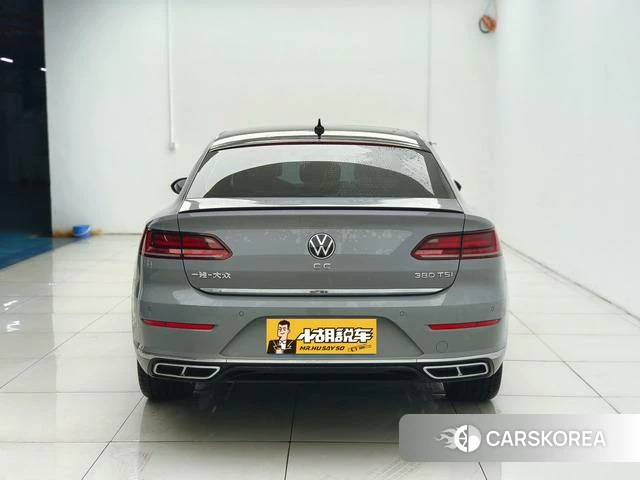 Volkswagen CC 2023 Темно-серый из Китая, фото 4