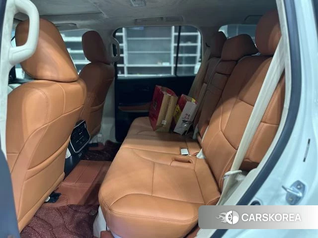 Toyota Land Cruiser (imported) 2024 Белый из Китая, фото 4