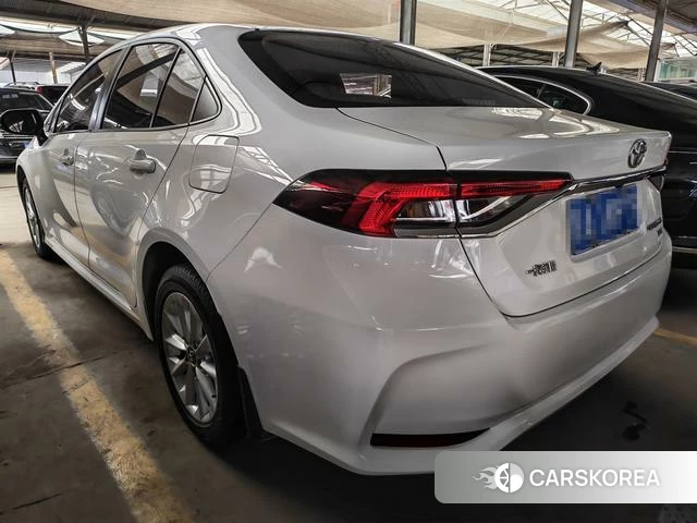 Toyota Corolla 2021 Белый из Китая, фото 4