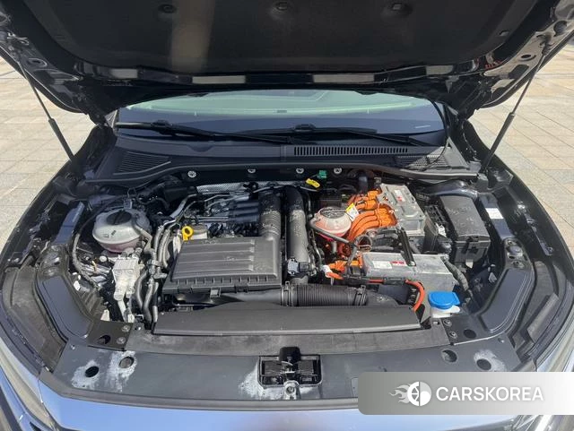 Volkswagen Passat PHEV id 4393181 из Китая 15