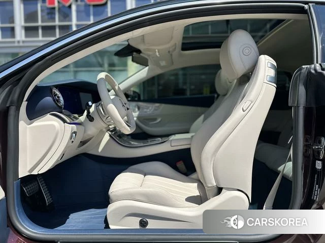 Mercedes-Benz E-class (imported) 2023 Зеленый из Китая, фото 5