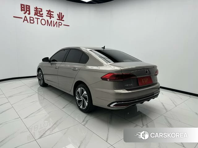Volkswagen Bora id 4359419 из Китая 12