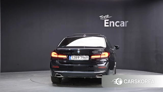 BMW 5 Series (G30) id 3914869 из Кореи 14