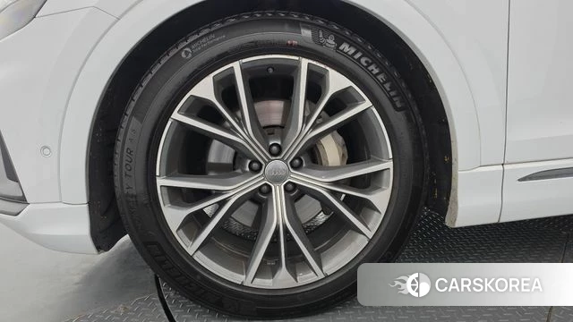 Audi Q8 (4M) id 4794039 из Кореи 32