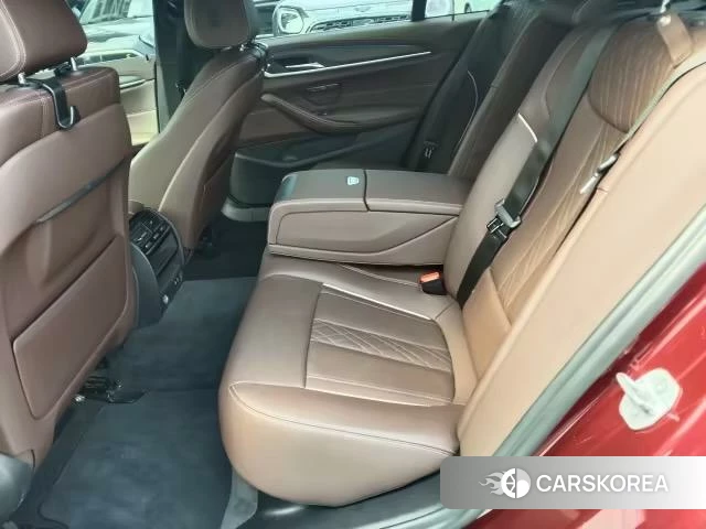 BMW 5 series PHEV 2022 Красный из Китая, фото 4
