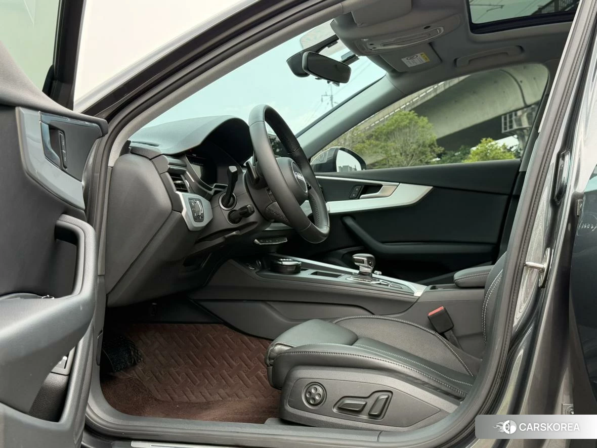 Audi A4L id 4452450 из Китая 11