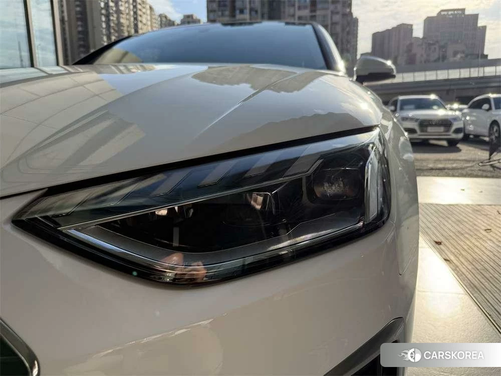Audi A4L id 4419466 из Китая 9
