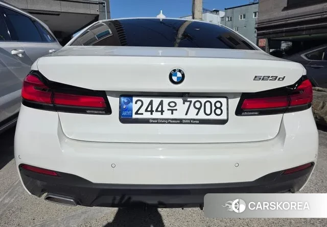 BMW 5 Series (G30) id 3619435 из Кореи 14