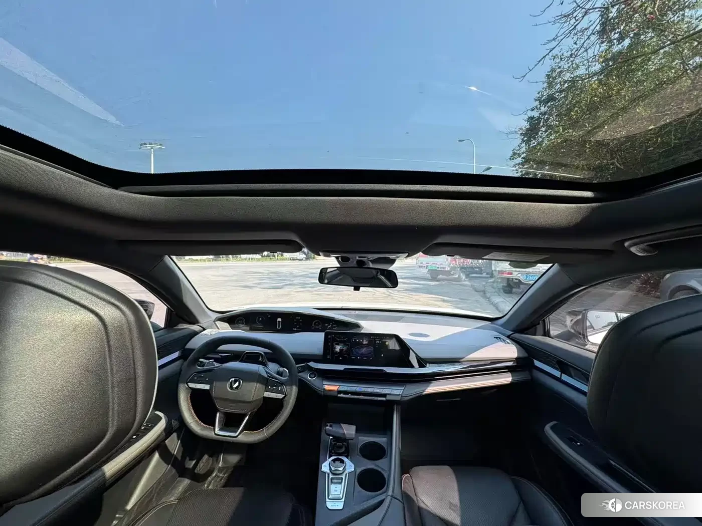 Chang'an Changan UNI-V 2023 Белый из Китая, фото 4
