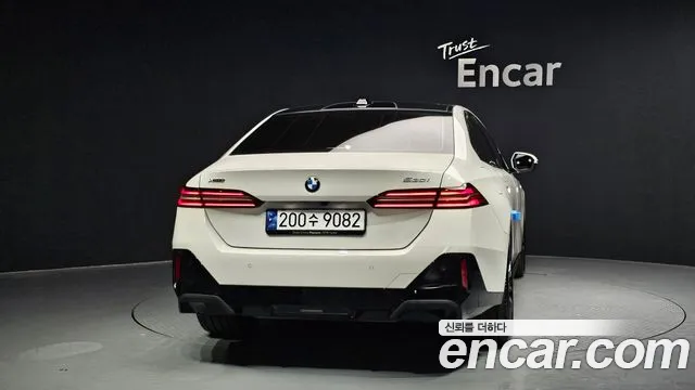 BMW 5 Series (G60) id 2671321 из Кореи 14