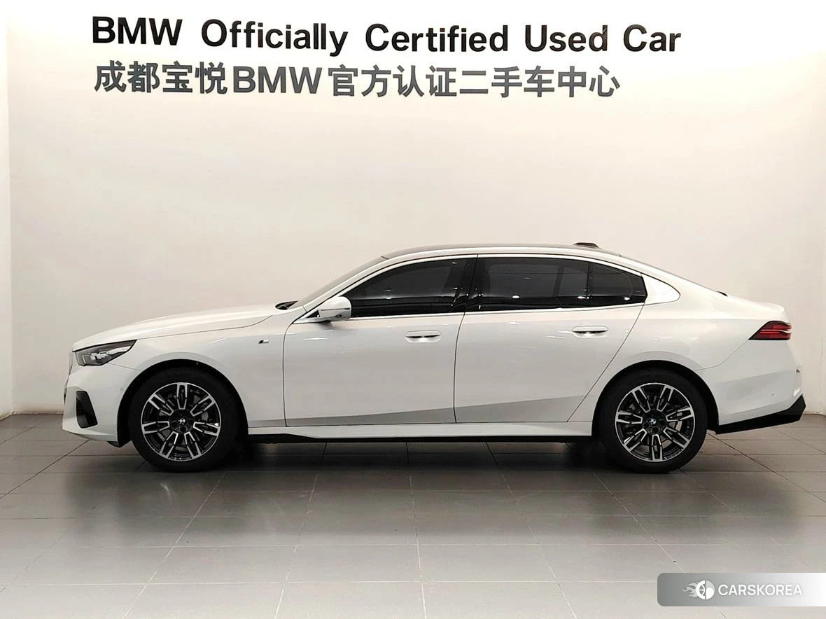 BMW 5 series 2025 Белый из Китая, фото 6