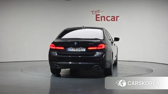 BMW 5 Series (G30) id 3383782 из Кореи 14