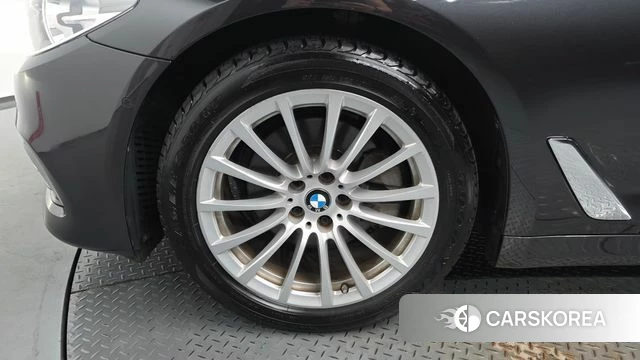 BMW 5 Series (G30) id 4471239 из Кореи 27