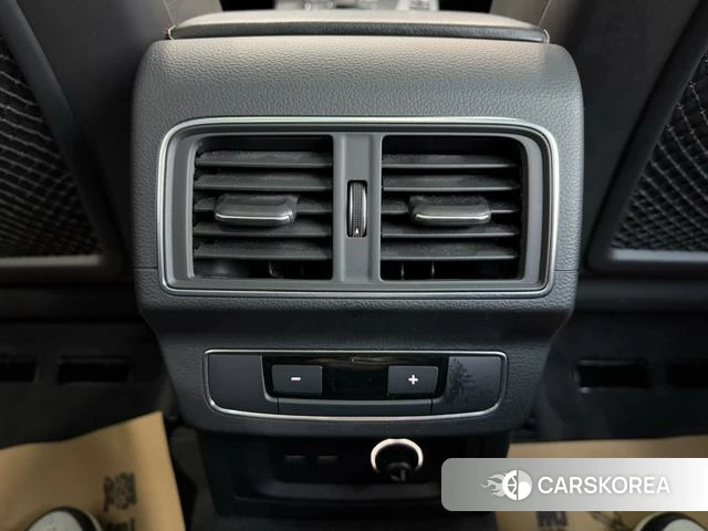 Audi Q5L id 3882642 из Китая 16