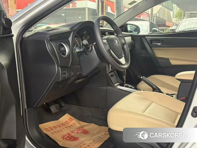 Toyota Corolla 2019 Серебристо-серый из Китая, фото 4