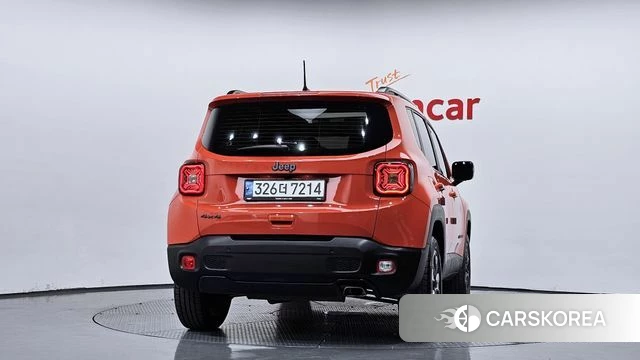 Jeep Renegade id 4396210 из Кореи 33