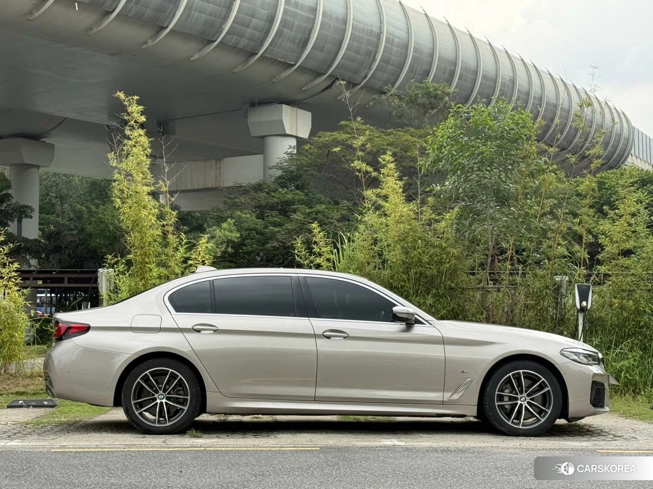 BMW 5 series PHEV id 4454641 из Китая 12