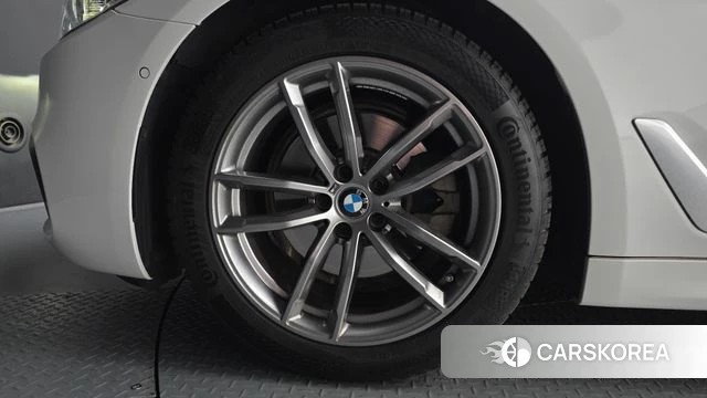 BMW 5 Series (G30) id 4416395 из Кореи 29