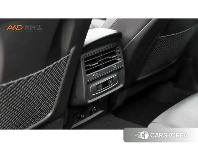 Audi Q7 2022 Черный из Китая, фото 5